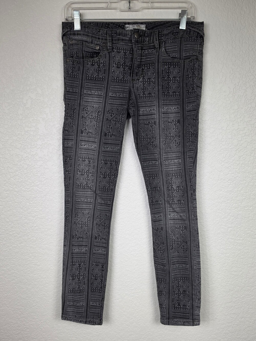 Free People Grey Gray Tribal Aztec Size 27 Skinny Jeans